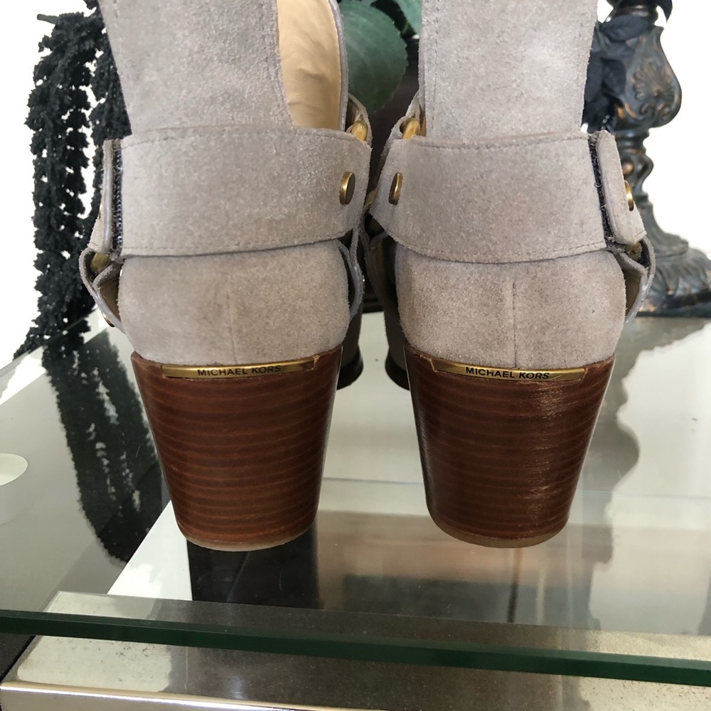 Michael Kors Tan Pamela Ankle Booties with Chunky Heel - Picture 3 of 12